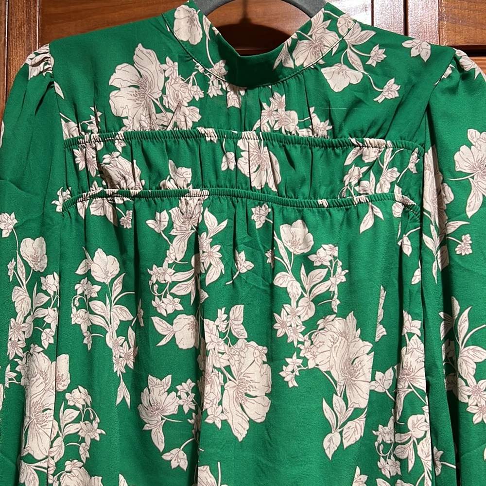 Women’s Sienna Sky top with tie back. Great condition. Size Small. - Picture 2 of 5